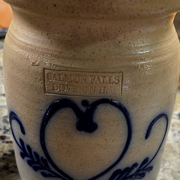 Heart crock - Picture 1 of 3